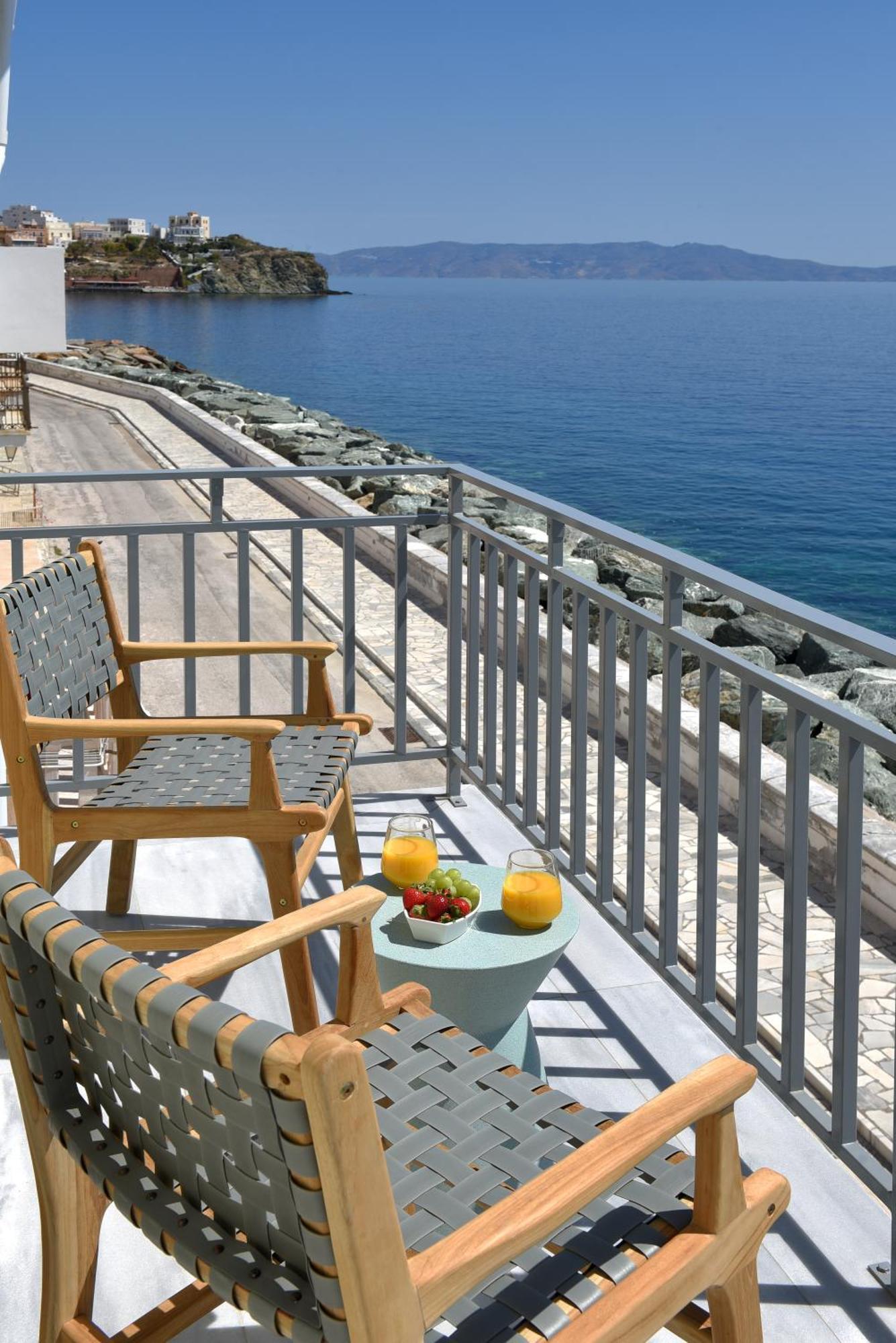 Anaya Suites Ermoupoli Bagian luar foto