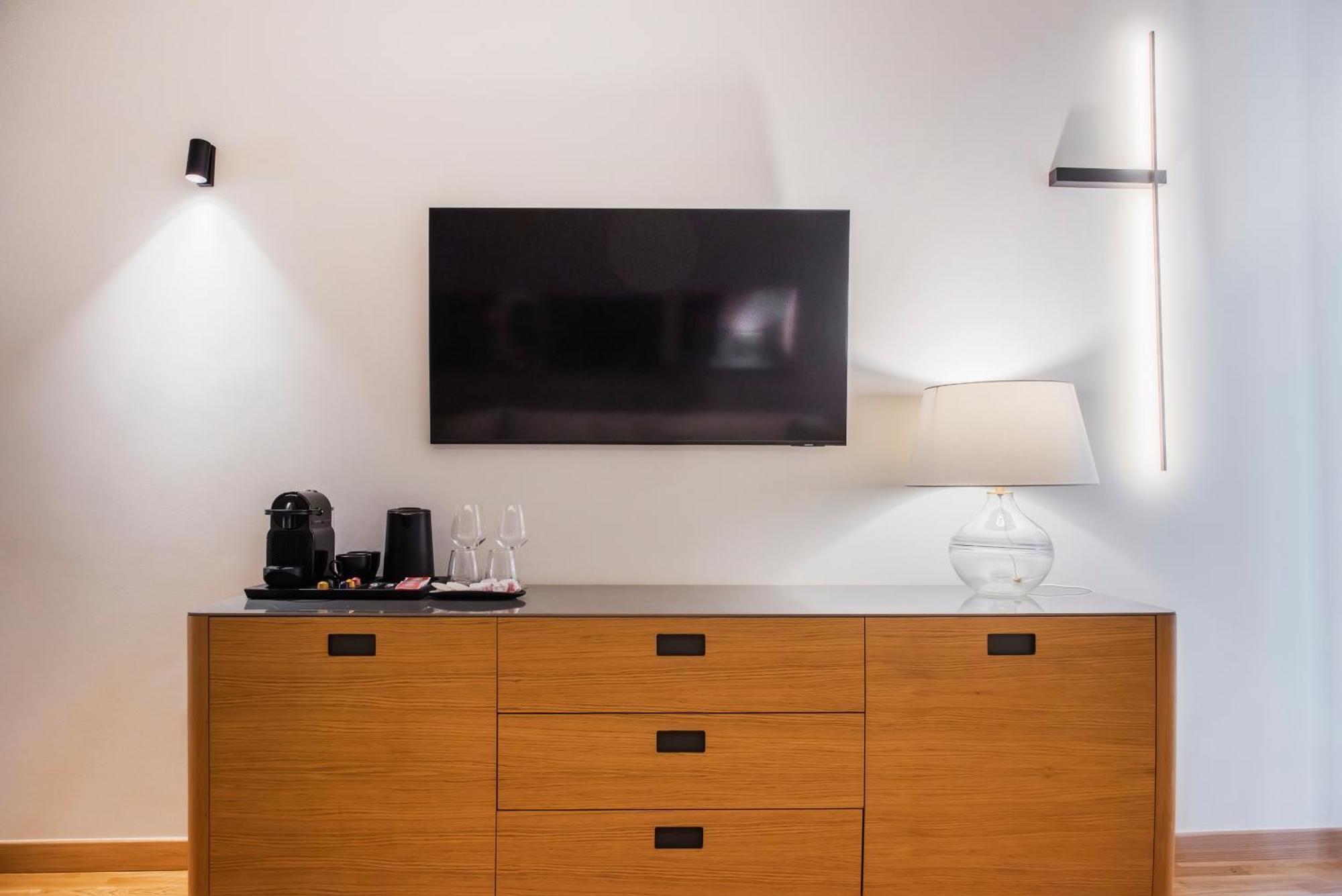 Anaya Suites Ermoupoli Bagian luar foto